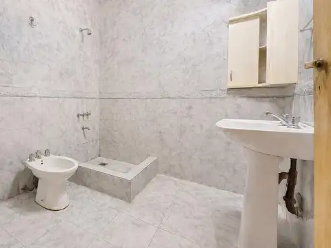 Depto Tipo Casa en Alquiler en Berazategui, $ 550.000