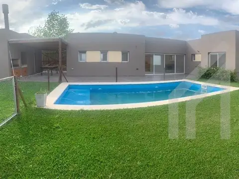 Casa en Venta en El Cantón - Barrio Golf, USD 235.000
