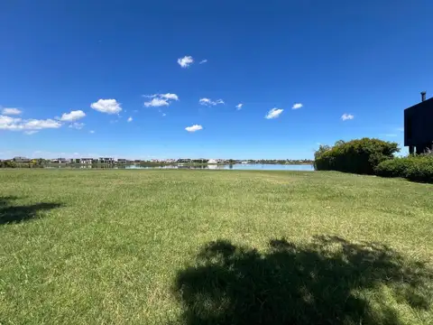 Puertos del Lago, Lote al agua en Barrio Marinas, Escobar