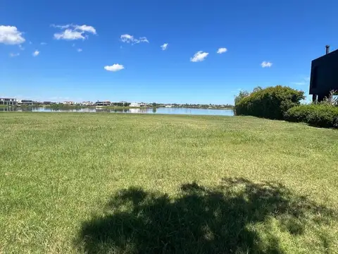 Terreno en Venta en Puertos - Barrio Marinas, USD 370.000