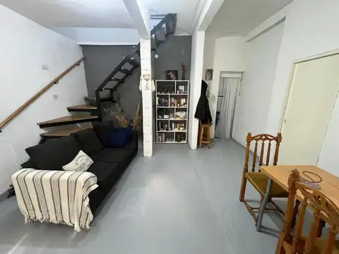 Depto Tipo Casa 3 ambientes con 2 baños