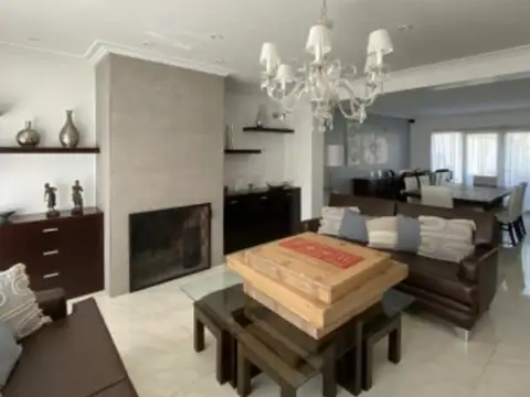 Casa en Venta en Divino Rostro, USD 890.000