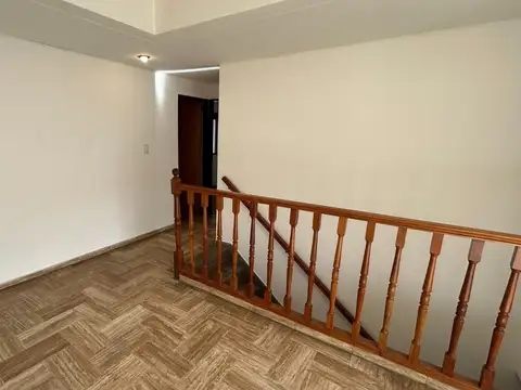Depto Tipo Casa en Alquiler de 4 ambientes