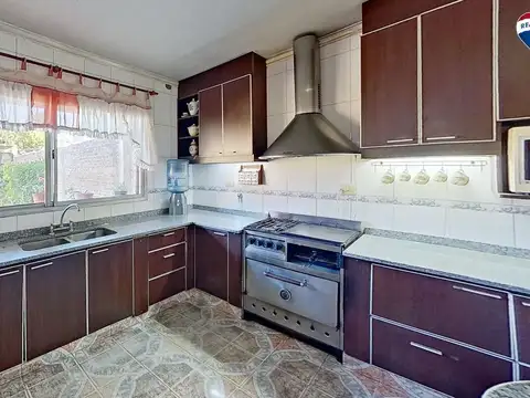 VENTA CASA 4 AMB EZPELETA CON JARDIN APTO CREDITO