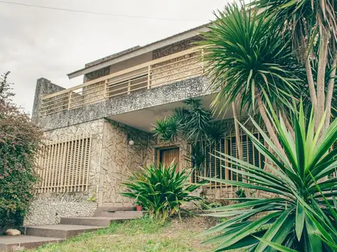 Casa 5 ambientes con 6 baños