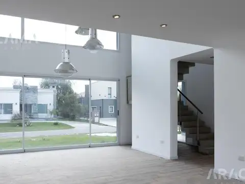 Casa en Venta Barrio Los Talas- Canning- Credito Hipotecario