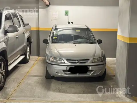 Cochera en Recoleta zona Facultades