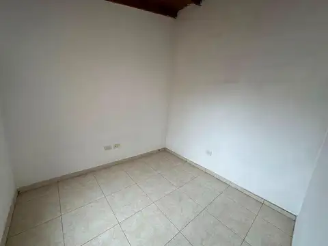 Casa en Alquiler con 1 cochera