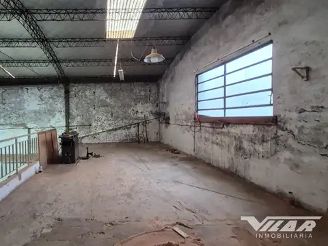 En Alquiler, Galpon 200m2 cub. PH independiente, zona industrial  -  V. Martelli