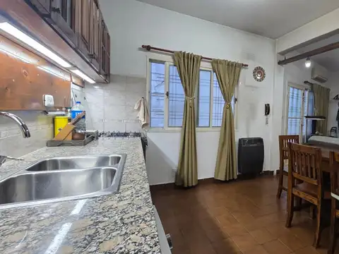 Depto Tipo Casa 3 ambientes con 2 baños