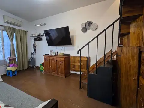 Duplex dos dormitorios venta Estacion Ituzaingo lado sur