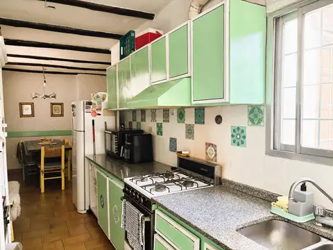 Casa 5 ambientes con 2 baños