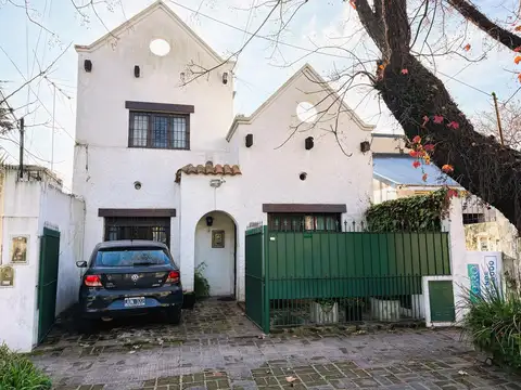 Venta PH en San Isidro con entrada independiente y cochera