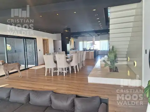 Casa en Venta en El Cantón - Barrio Islas, USD 550.000