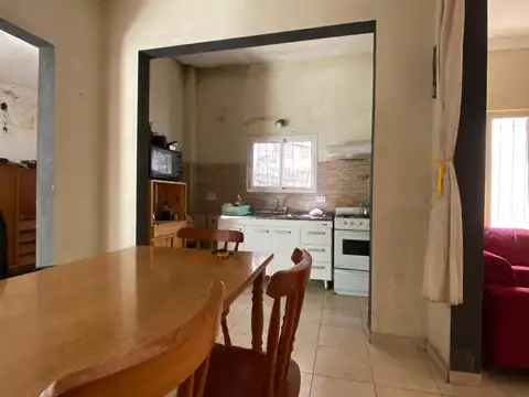 Casa 3 ambientes con 1 baño