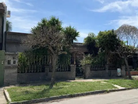 Casa 3 ambientes  Ituzaingó norte