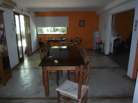 casa mas piscina - sobre 2 lotes con salida a 2 calles - OPORTUNIDAD - VENTA POR TRANSFERENCIA -