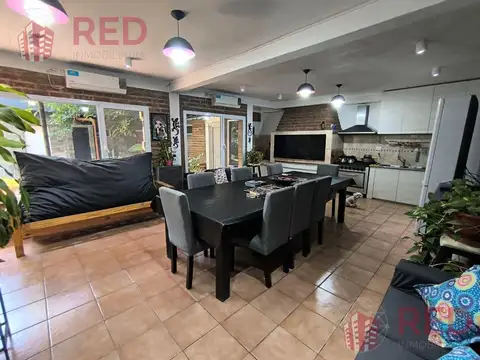 Casa en Alquiler con 1 cochera