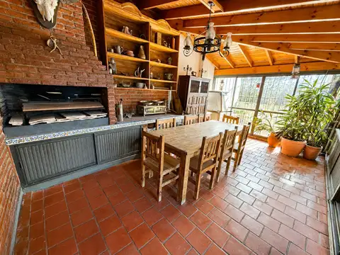 5 AMBIENTES ENTRADA INDEPENDIENTE QUINCHO TERRAZA