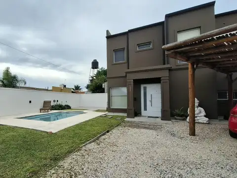 Casa 3 ambientes con 2 baños