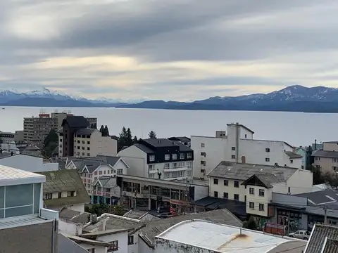 Amplio, comodo y con magnifica vista al lago Apto Turismo