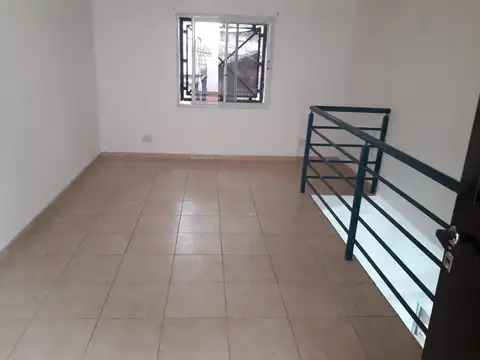 Depto Tipo Casa en Alquiler de 1 dormitorio