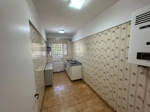 Venta departamento 3 ambientes  con Balcon y cochera incluida - 61m2 - bajas expensas