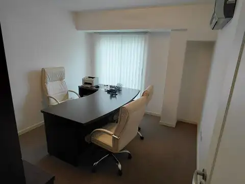  Alquiler departamento 2 ambientes con balcón y cochera uso profesional en Moron