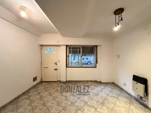 PH 2 ambientes con patio e ingreso independiente sin expensas