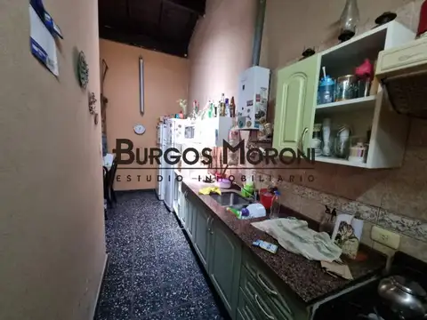 Casa 5 ambientes con 2 baños