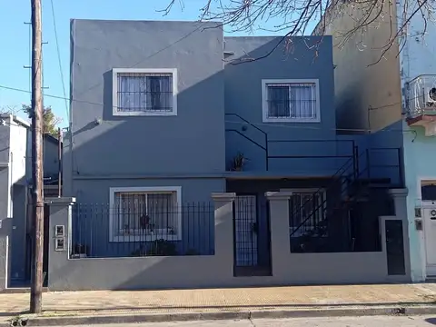 VENTA CASA 4 ambientes - BECCAR - con JARDÍN Y PILETA