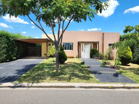 Casa en Barrio cerrado San Ramón, Pilar del Este.