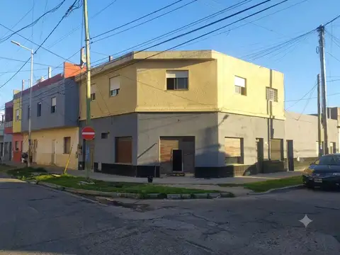 7 DEPARTAMENTOS MAS LOCAL, CON RENTA ACTIVA.