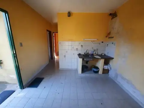 Casa 3 ambientes con 1 baño