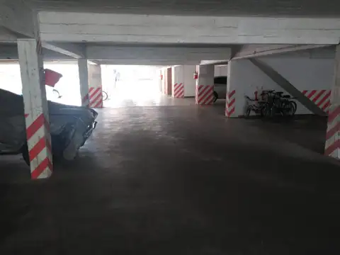 Cochera - San Isidro