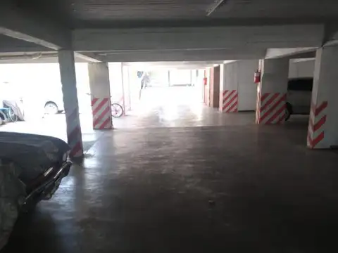 Cochera - San Isidro