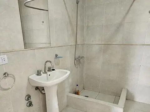 Departamento en Alquiler en Maquinista F Savio, $ 550.000