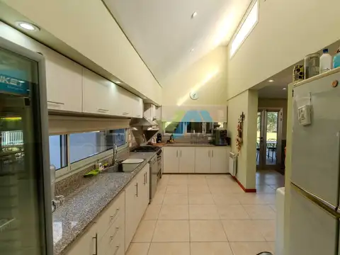 Casa  en Venta en Los Jazmines, Pilar del Este, Pilar