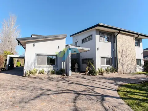 Casa  en Venta en Los Jazmines, Pilar del Este, Pilar