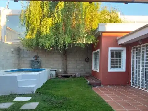 Casa 2 dormitorios Bº Centro Villa Allende