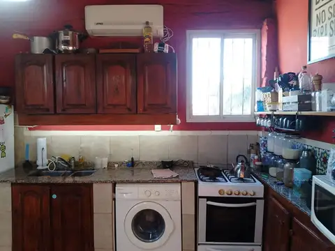 PH DE 5 AMBIENTES CON GRAN UBICACIÓN EN LANUS