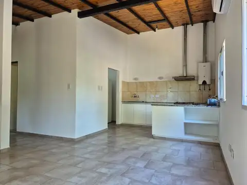 Casa en Alquiler con 1 cochera