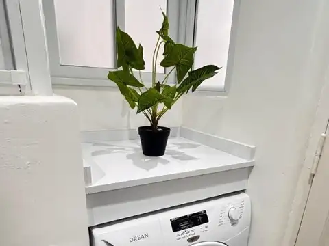 VENDE DOS AMBIENTES MAS DEPENDENCIA, BALCON  Y OP COCHERA.