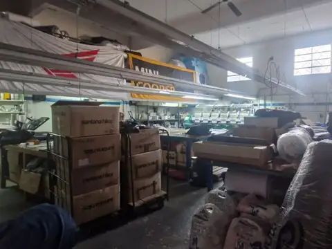 Venta de Galpón interno Uso Industrial en Caseros, Tres de Febrero