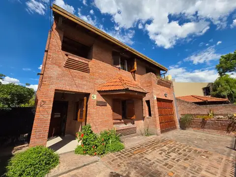 CASA EN VENTA APTA CREDITO BURZACO 4 AMBIENTES