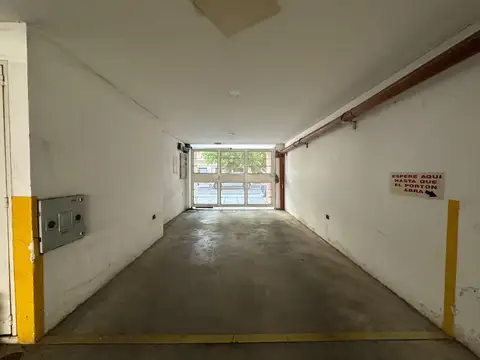 Venta Cochera en Parque Chas Excelente Ubicación
