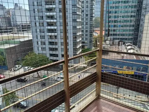 TRES AMBIENTES AMPLIOS AL FRENTE con BALCON