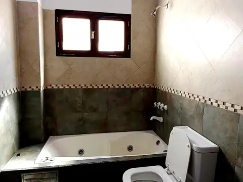 Hermosa casa, 1º Categoría. Inmejorable ubicación y contexto.