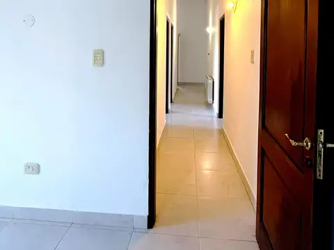 Hermosa casa, 1º Categoría. Inmejorable ubicación y contexto.