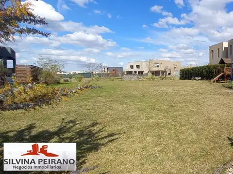 Avenida de los Lagos B Puertos 100